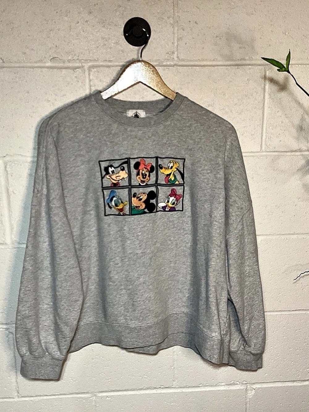 Disney Character Gray Crewneck Sweatshirt Size Large